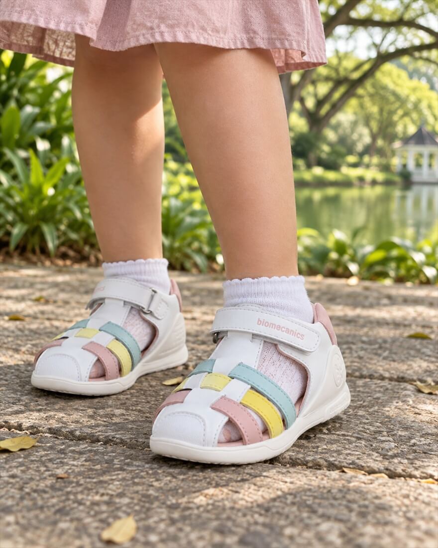 Biomecanics Beautiful Closed White Sandal