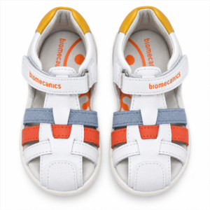Biomecanics Closed White Sandal