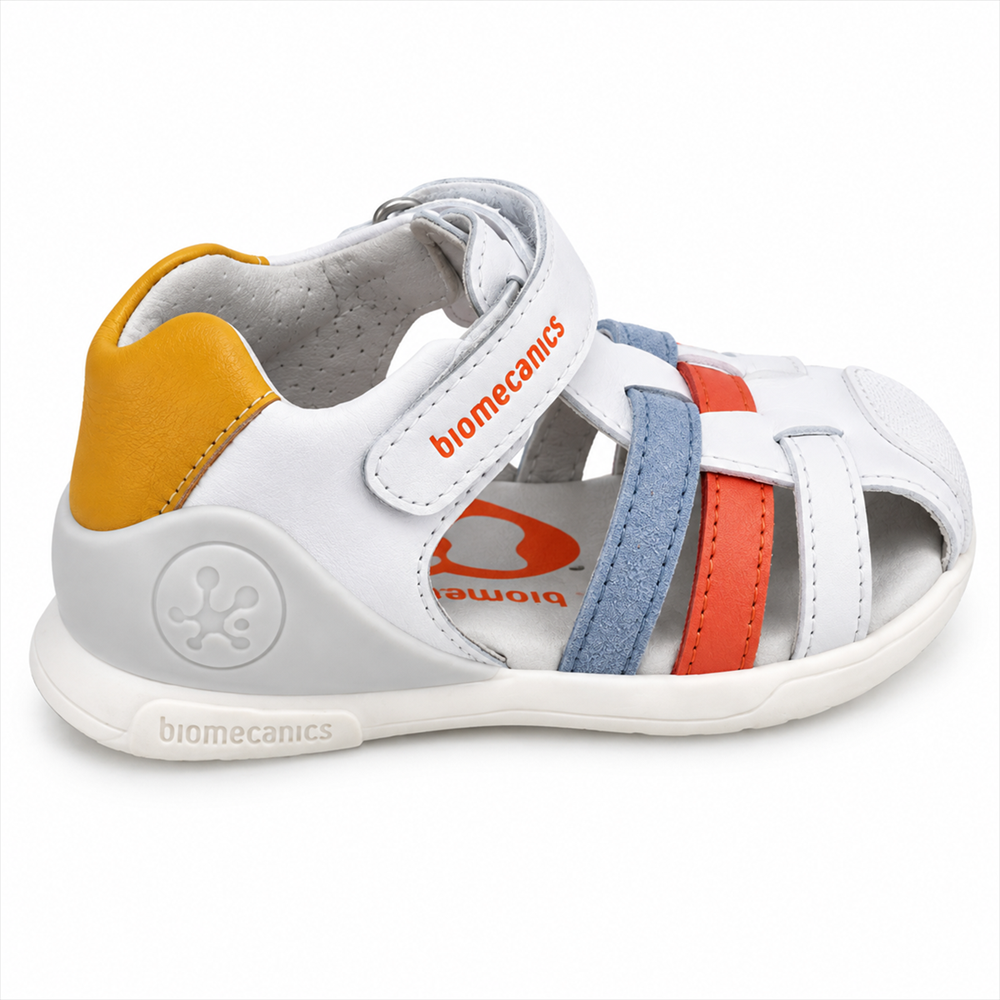 Biomecanics Closed White Sandal