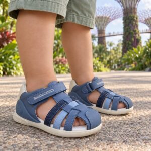 Biomecanics Closed Blue Sandal